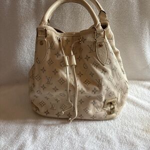 Louis Vuitton shoulder bag